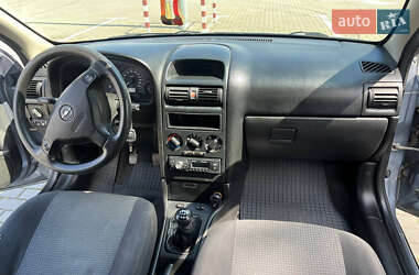 Седан Opel Astra 2003 в 