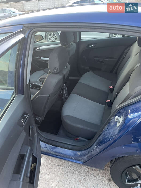 Хетчбек Opel Astra 2005 в Шумську