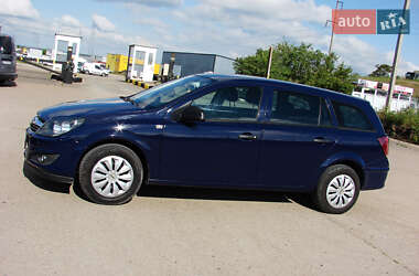 Универсал Opel Astra 2012 в 
