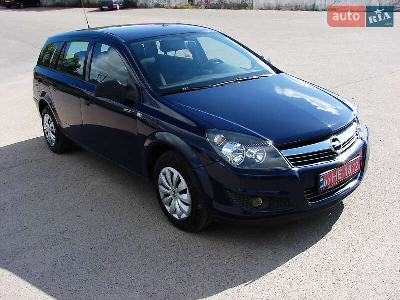 Універсал Opel Astra 2012 в Одесі