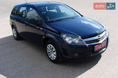 Универсал Opel Astra 2012 в 