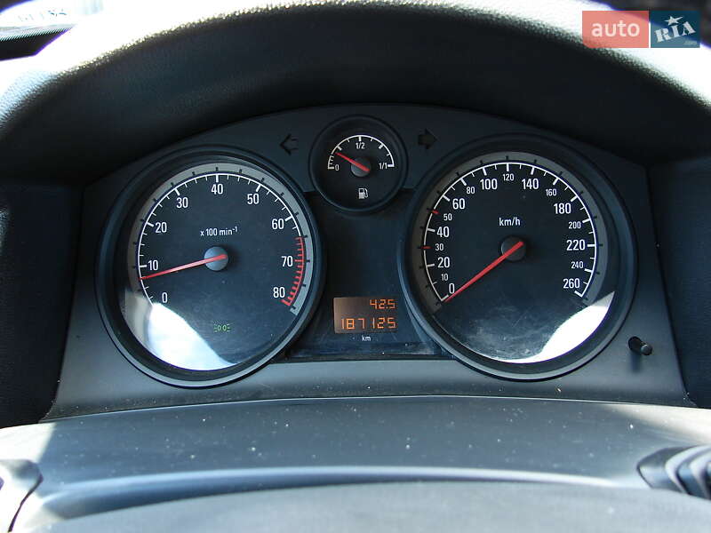 Універсал Opel Astra 2012 в Одесі