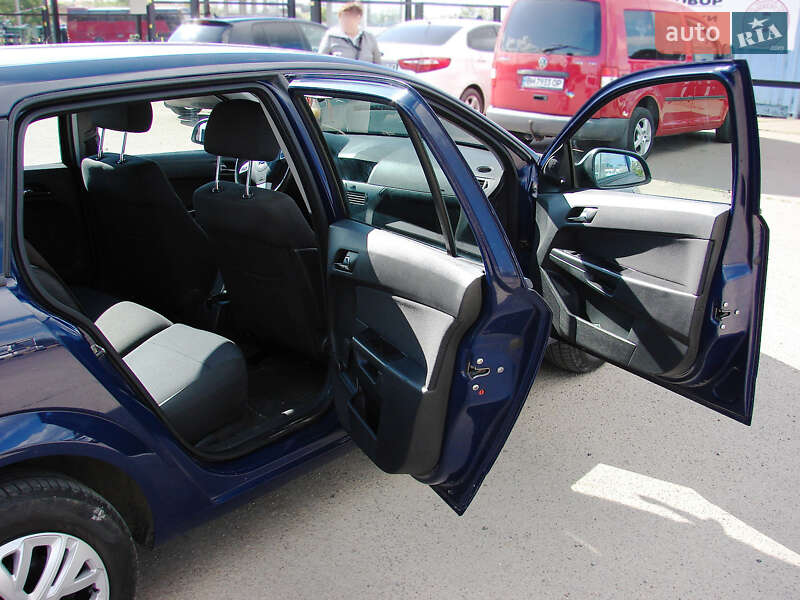 Універсал Opel Astra 2012 в Одесі