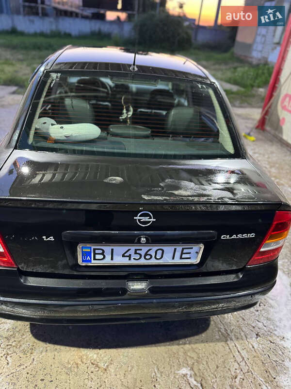 Седан Opel Astra 2006 в Новых Санжарах