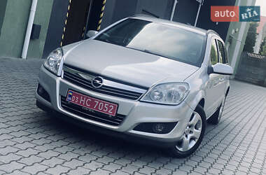 Універсал Opel Astra 2008 в Мостиській