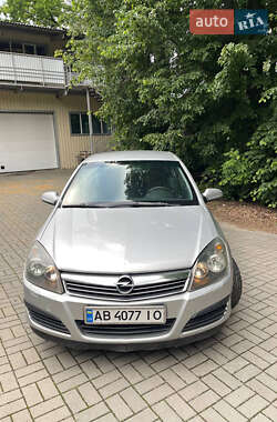 Хэтчбек Opel Astra 2004 в Виннице