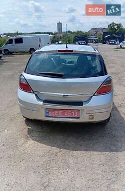 Хэтчбек Opel Astra 2008 в 