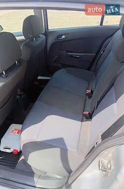 Хэтчбек Opel Astra 2008 в 
