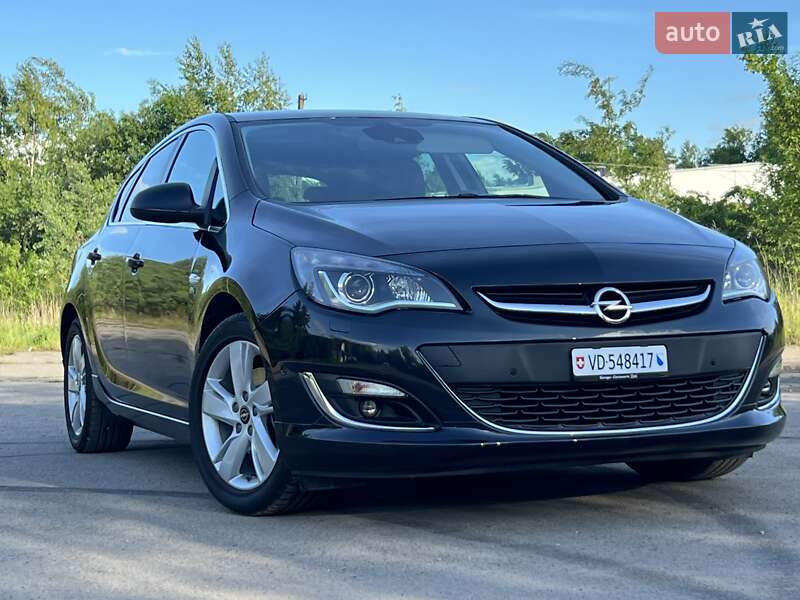 Хэтчбек Opel Astra 2014 в 
