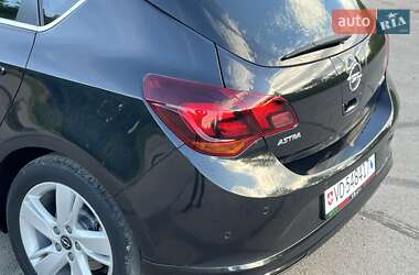 Хэтчбек Opel Astra 2014 в 