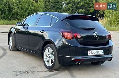 Хэтчбек Opel Astra 2014 в 