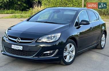 Хэтчбек Opel Astra 2014 в 