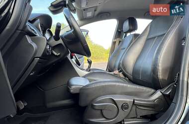 Хэтчбек Opel Astra 2014 в 