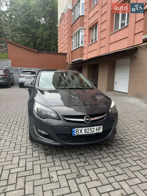 Универсал Opel Astra 2013 в 