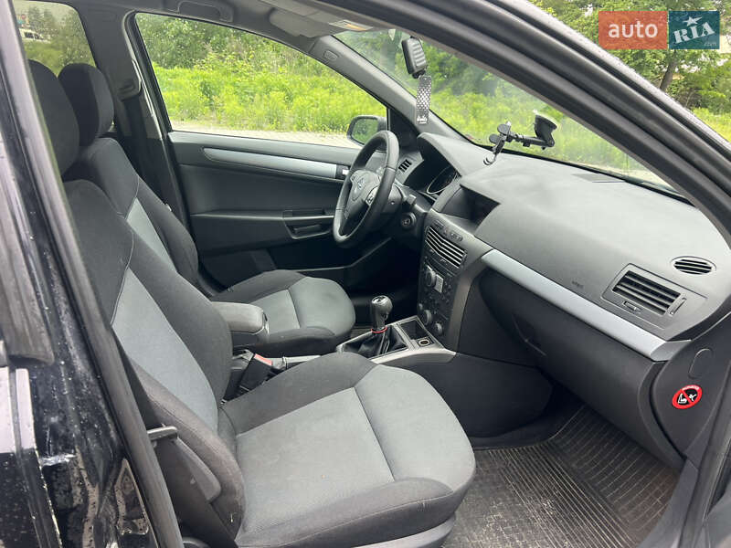 Универсал Opel Astra 2006 в Житомире
