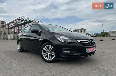 Універсал Opel Astra 2019 в Рівному