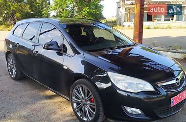 Універсал Opel Astra 2012 в Білгороді-Дністровському
