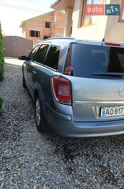 Универсал Opel Astra 2005 в 