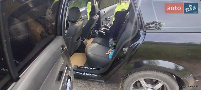 Универсал Opel Astra 2007 в Сколе