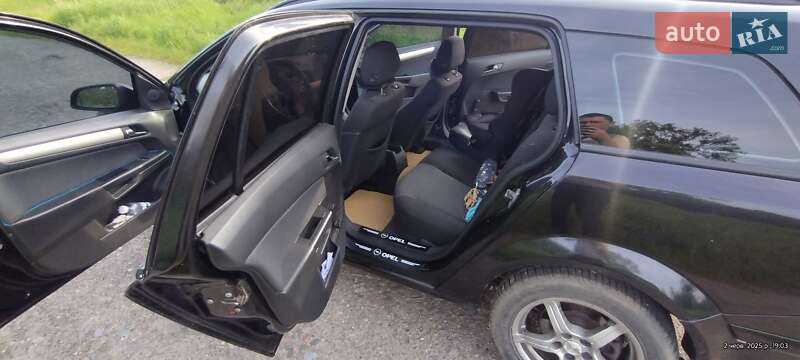 Универсал Opel Astra 2007 в Сколе