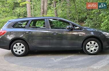 Универсал Opel Astra 2015 в Киеве