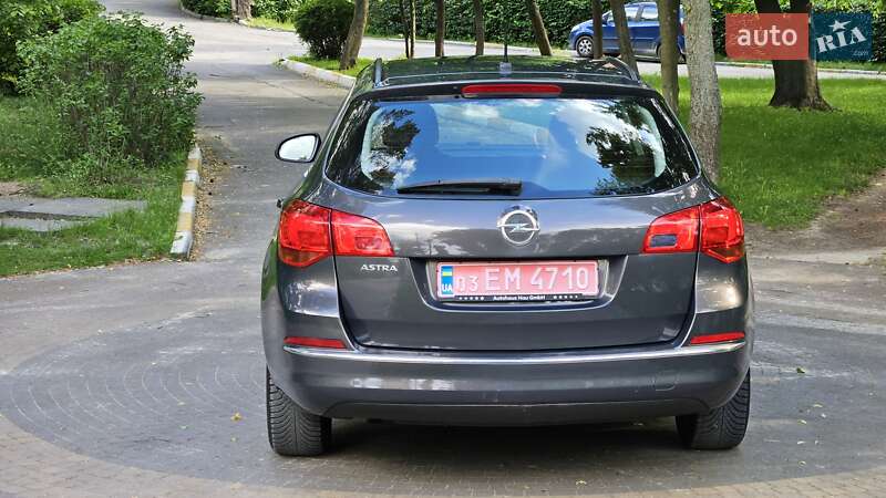 Универсал Opel Astra 2015 в Киеве