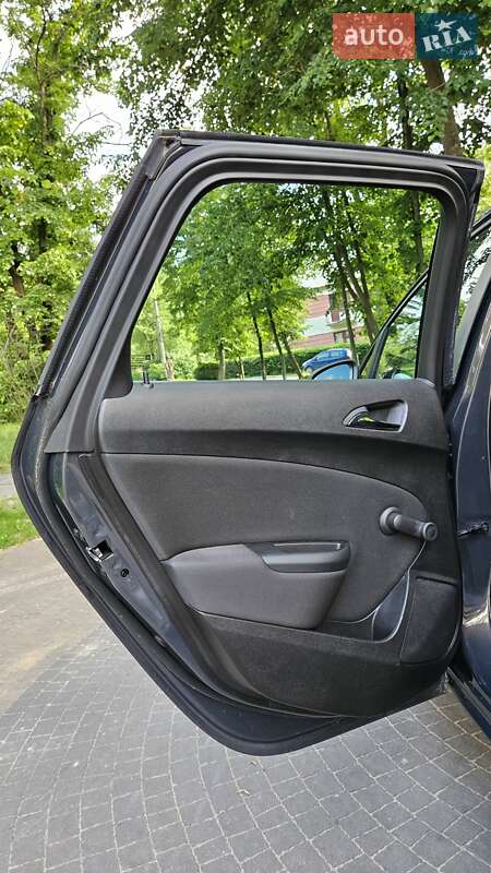Универсал Opel Astra 2015 в Киеве