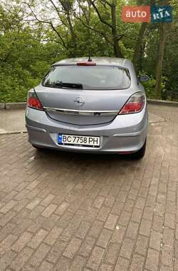Купе Opel Astra 2005 в Львове
