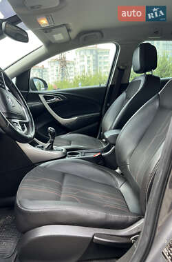 Универсал Opel Astra 2013 в 