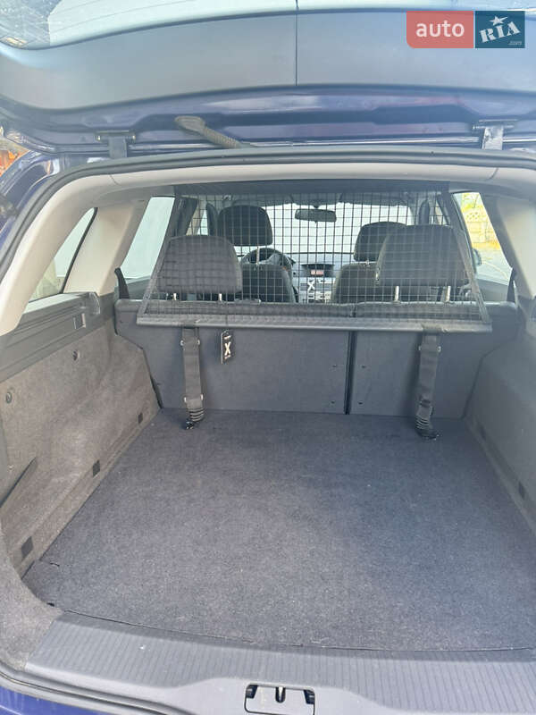 Універсал Opel Astra 2010 в Івано-Франківську