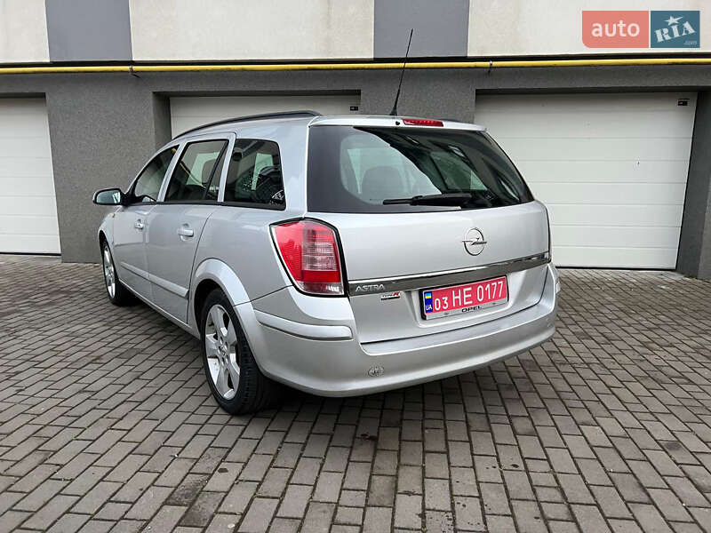 Універсал Opel Astra 2009 в Коломиї
