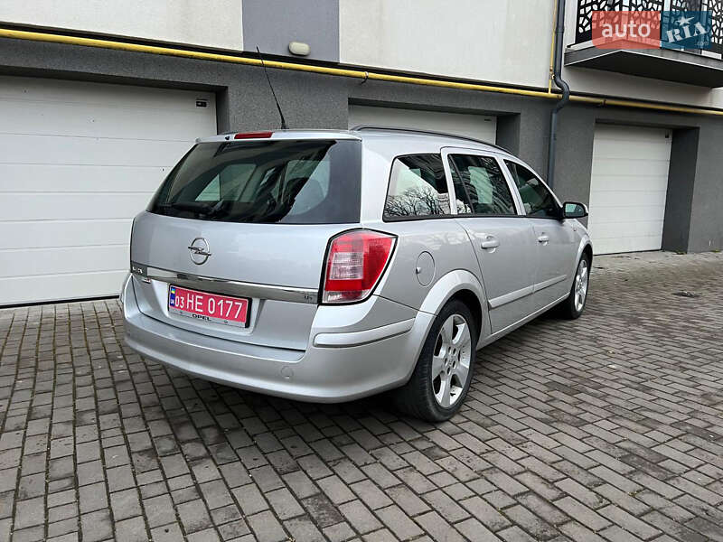 Універсал Opel Astra 2009 в Коломиї