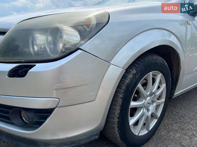 Універсал Opel Astra 2004 в Дрогобичі