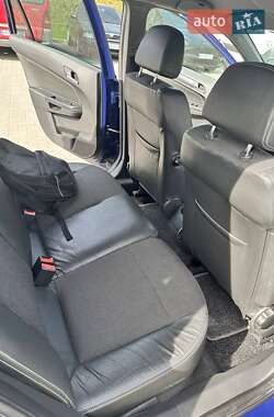 Универсал Opel Astra 2005 в 