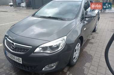 Хэтчбек Opel Astra 2011 в Долине