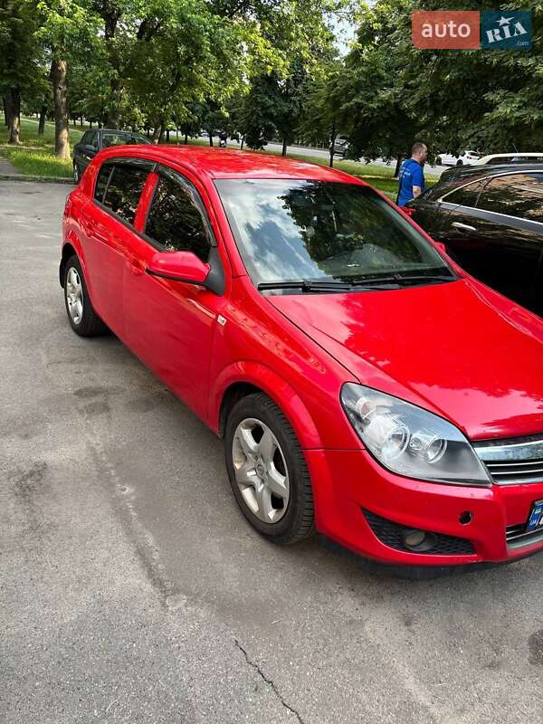 Opel Astra 2012