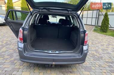 Универсал Opel Astra 2005 в 