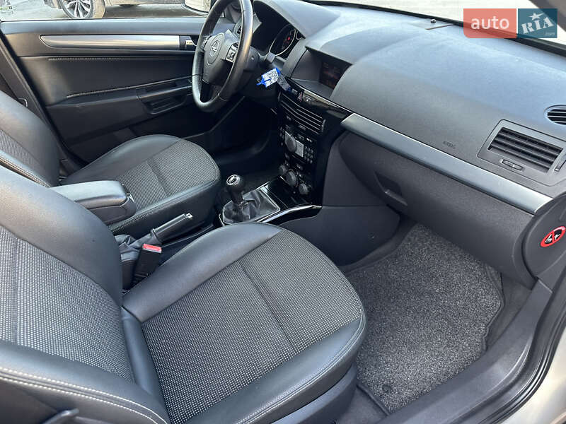 Універсал Opel Astra 2007 в Львові