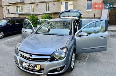 Хетчбек Opel Astra 2009 в 