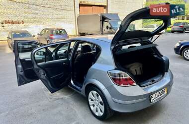 Хетчбек Opel Astra 2009 в 
