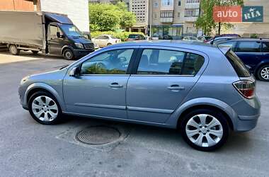 Хетчбек Opel Astra 2009 в 