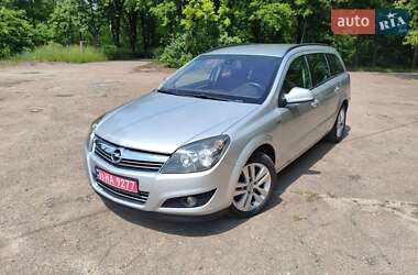 Универсал Opel Astra 2010 в 