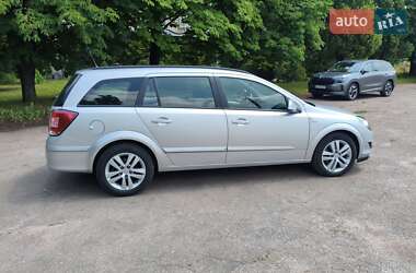 Универсал Opel Astra 2010 в 