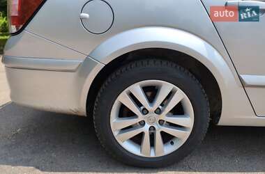 Универсал Opel Astra 2010 в 