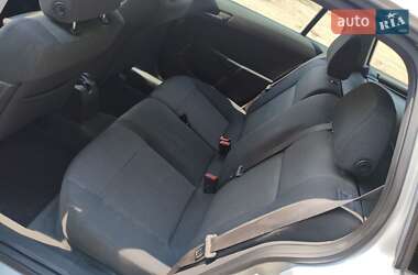 Универсал Opel Astra 2010 в 