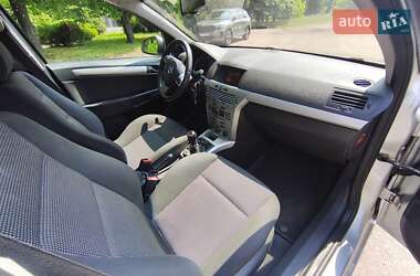 Универсал Opel Astra 2010 в 