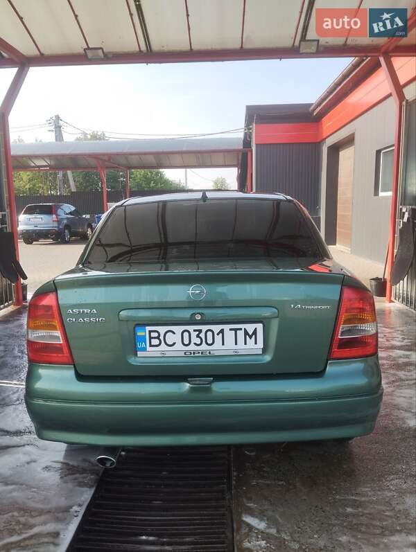 Седан Opel Astra 2006 в Яворові