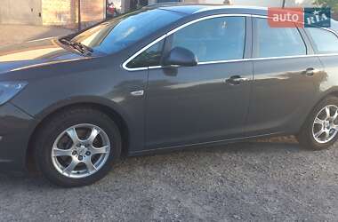 Універсал Opel Astra 2014 в 
