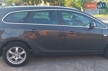 Універсал Opel Astra 2014 в 