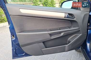 Хэтчбек Opel Astra 2008 в 